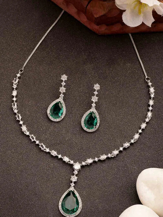 Elegant Green pendant necklace set