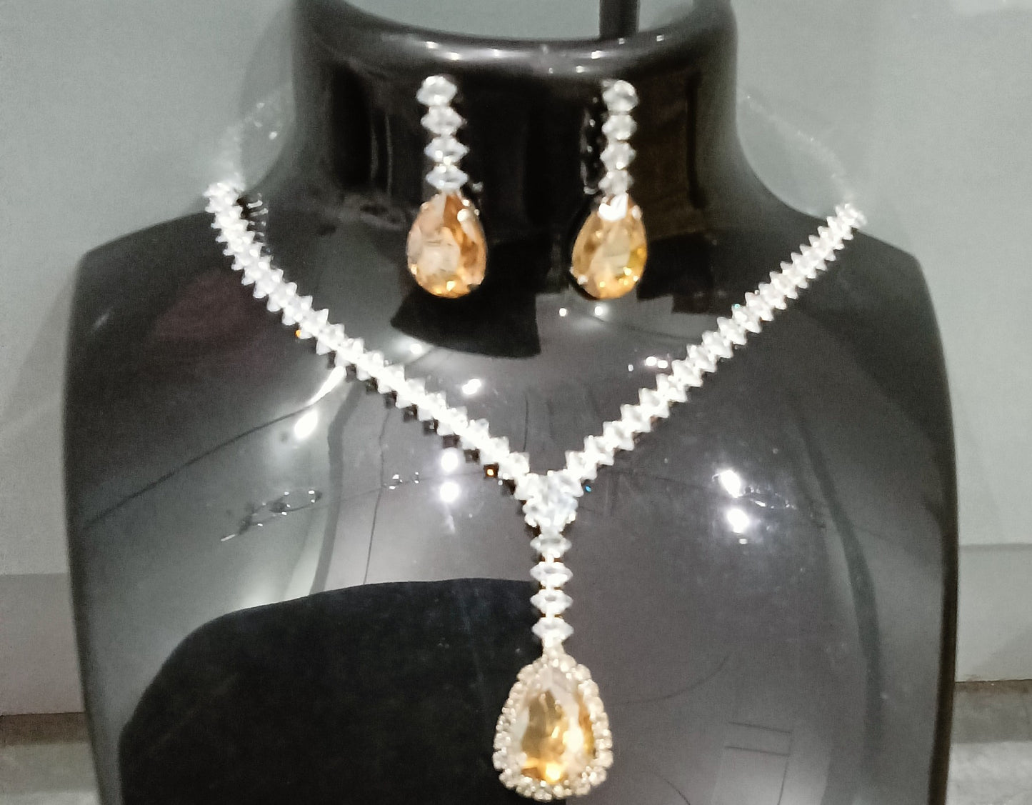 Elegant royal yellow stone necklace set
