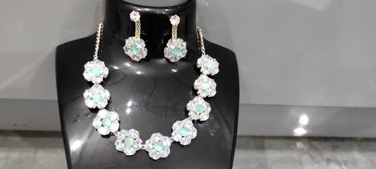 Jewellery set with cute floral design