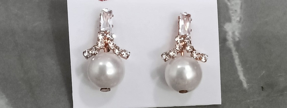 Pearl Rose gold plated earrings